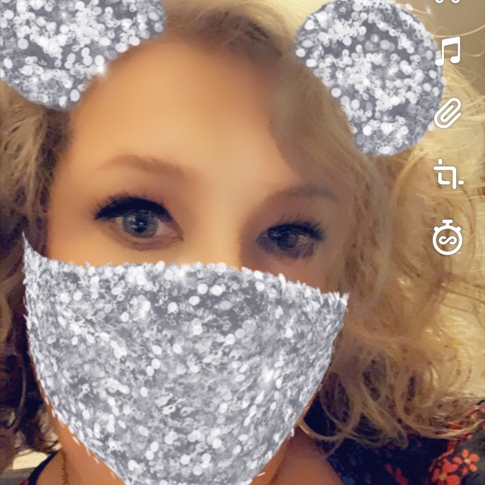 Meet your Posher, Andrea